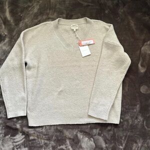 Thread & Supply Heather oatmeal, V-Neck Sweater